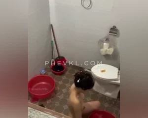 Quay lén các em teen tắm