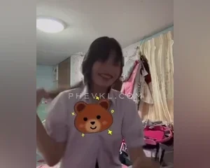 Em gái 2k4 sang nhà bạn thân chơi và cái kết sướng banh lồn