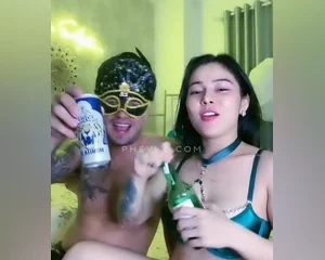 Full Clip Hà My Uống rượu bia thác loạn cùng Tây balo